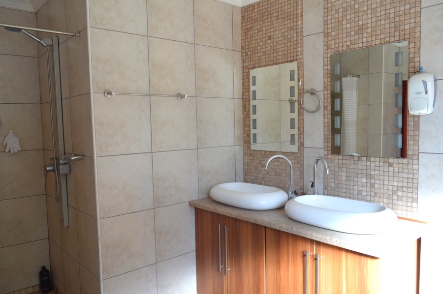 4 Bedroom Property for Sale in Flimieda North West